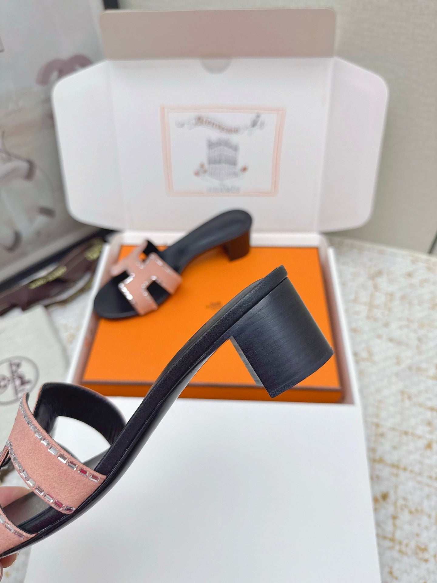 HM 26ss Oran Sandals 50 Black Light Pink Suede Sheepskin 625239