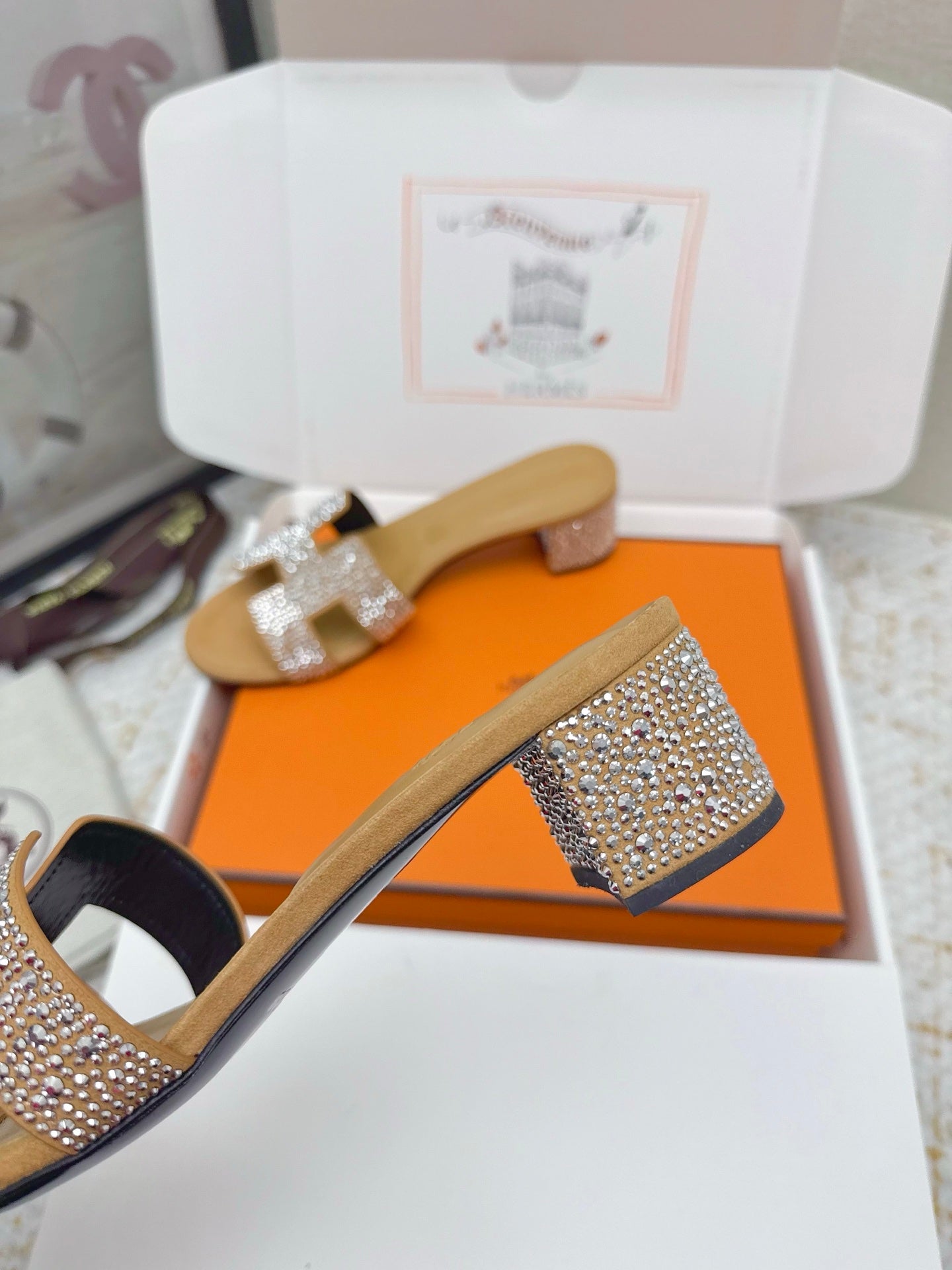 HM 26ss Oran Sandals 50 Beige Gold Crystal Cowhide 625251