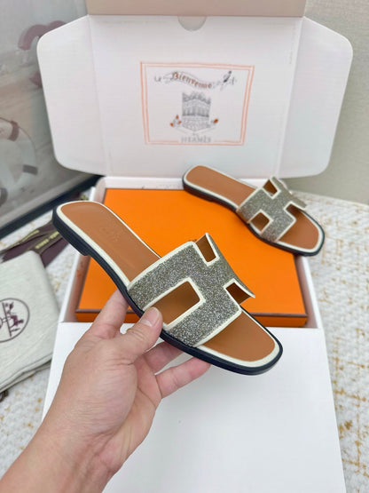 HM 26ss Oran Sandals Brown Gray Rhinestone Cowhide 625263