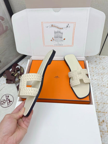 HM 26ss Oran Sandals Cream Suede Sheepskin 625136