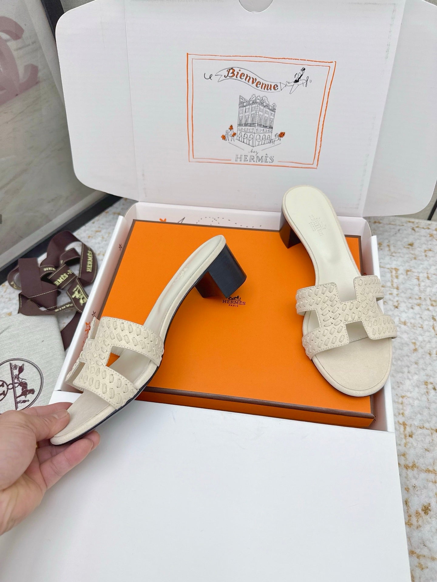 HM 26ss Oran Sandals 50 Cream Suede Sheepskin 625141
