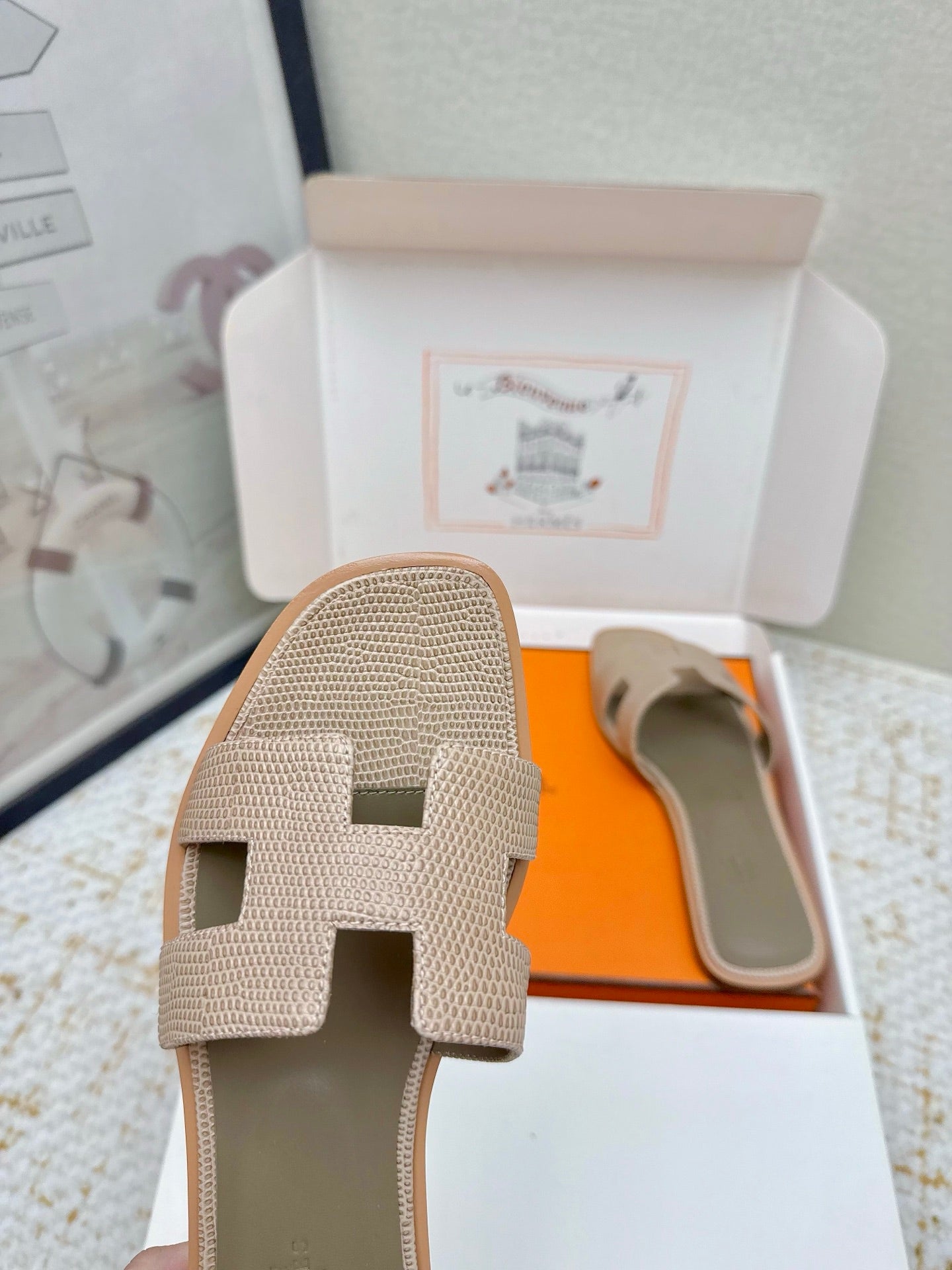 HM 26ss Oran Sandals Beige Olive Green  Cowhide 625039