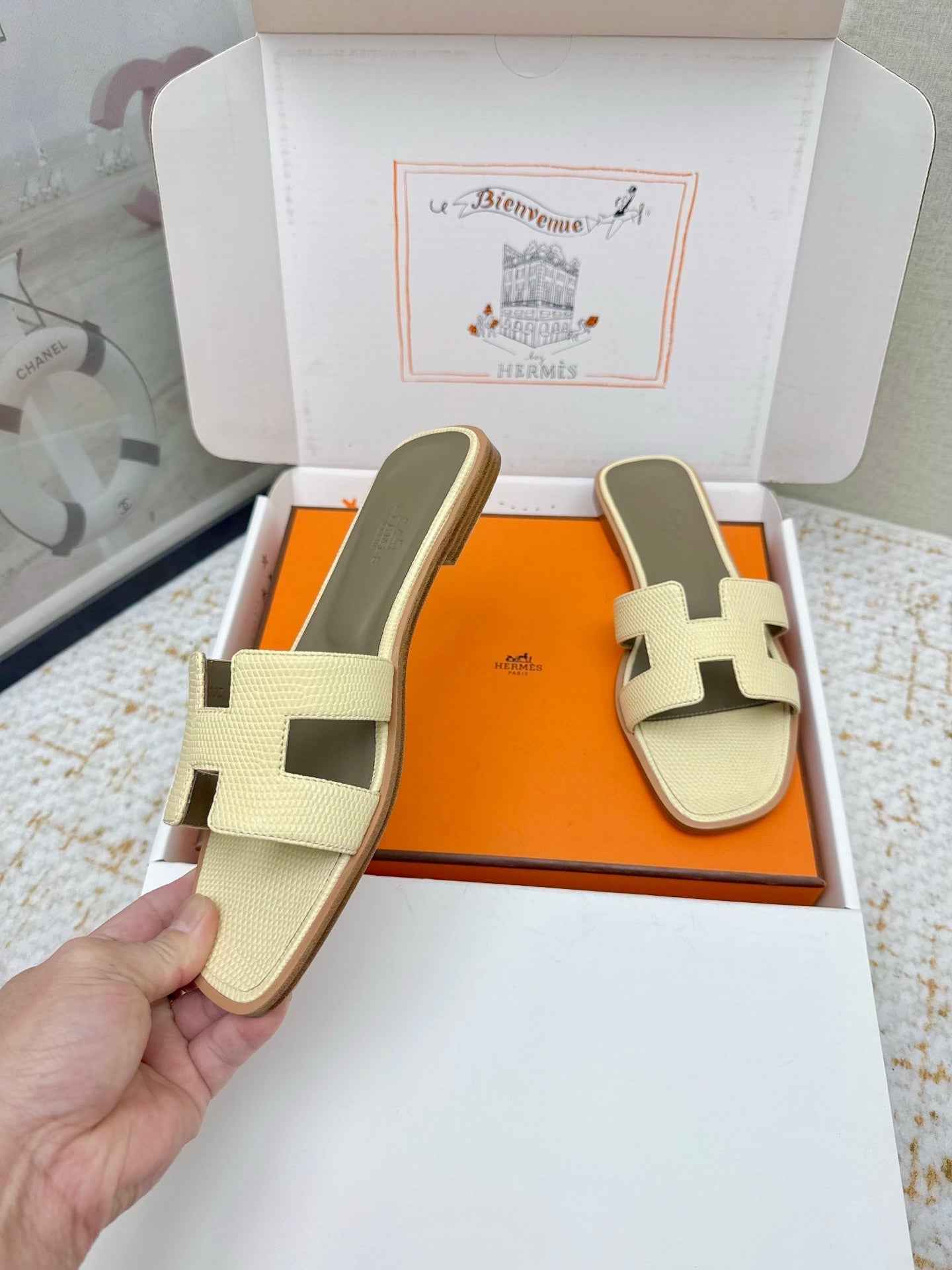 HM 26ss Oran Sandals Cream Yellow Cowhide 625045