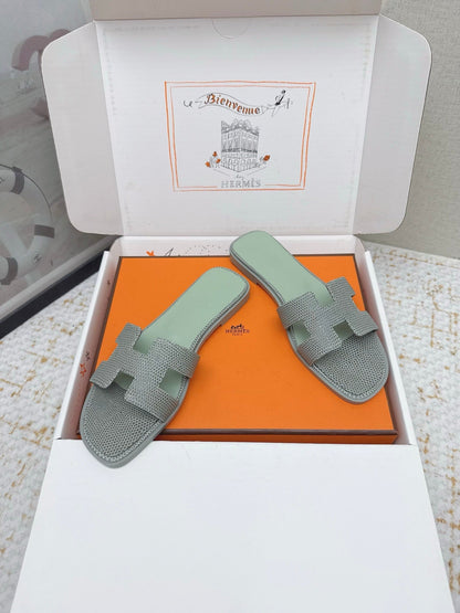 HM 26ss Oran Sandals Gray Green Cowhide 625047