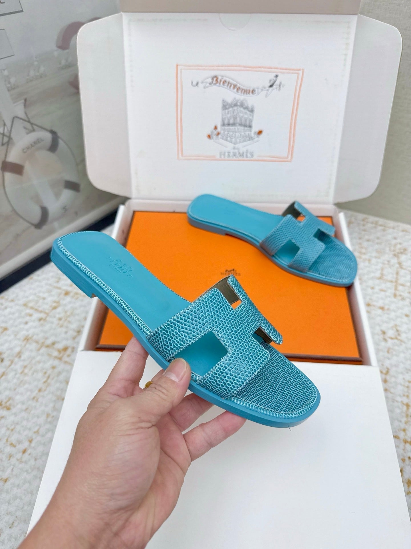 HM 26ss Oran Sandals Turquoise Cowhide 625050