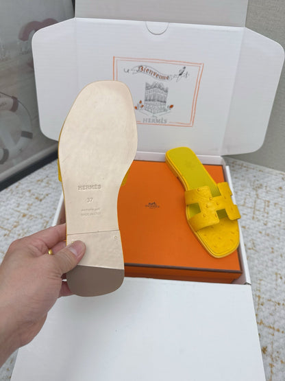 HM 26ss Oran Sandals Yellow Ostrich Leather 625090