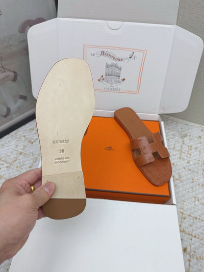 HM 26ss Oran Sandals Ostrich Leather 625092