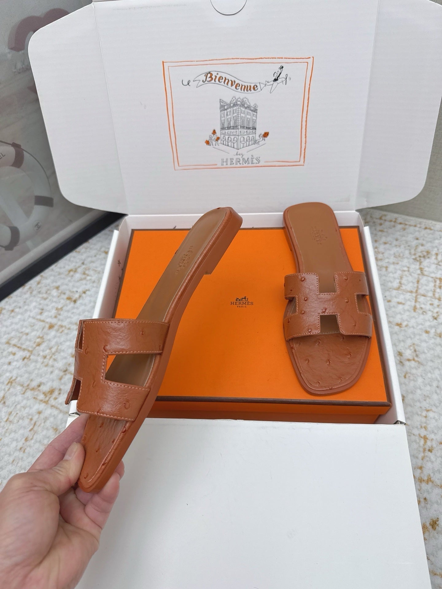 HM 26ss Oran Sandals Ostrich Leather 625092