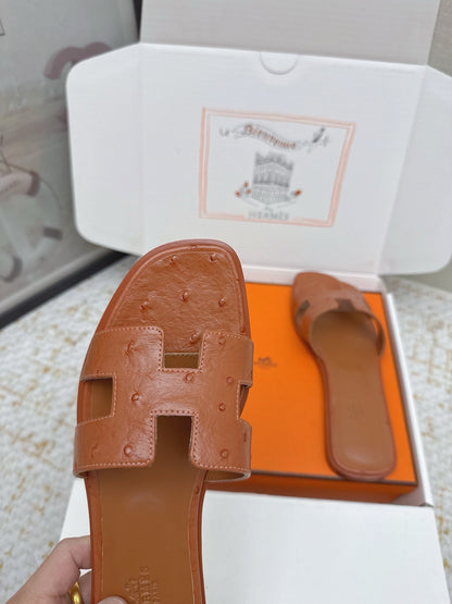 HM 26ss Oran Sandals Ostrich Leather 625092