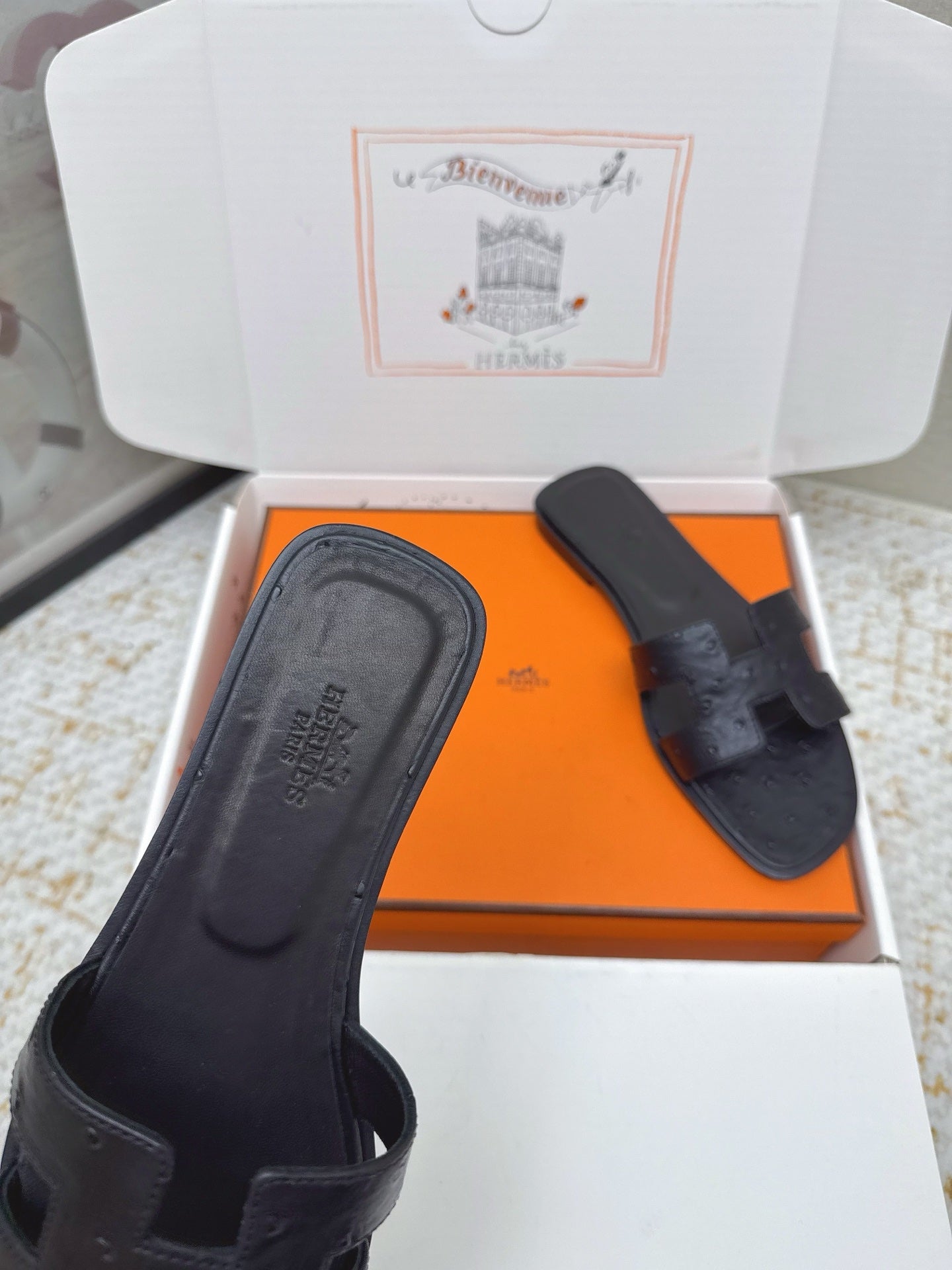 HM 26ss Oran Sandals Black Ostrich Leather 625094