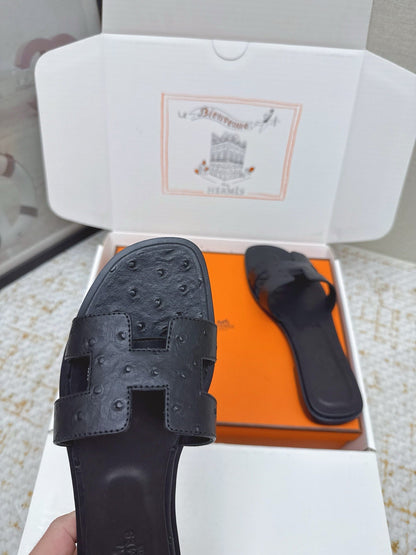 HM 26ss Oran Sandals Black Ostrich Leather 625094