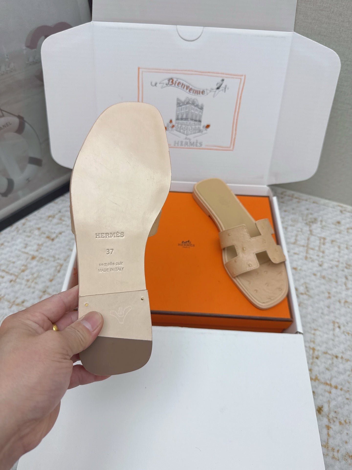 HM 26ss Oran Sandals Beige Ostrich Leather 625096