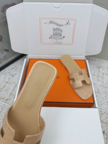 HM 26ss Oran Sandals Beige Ostrich Leather 625096