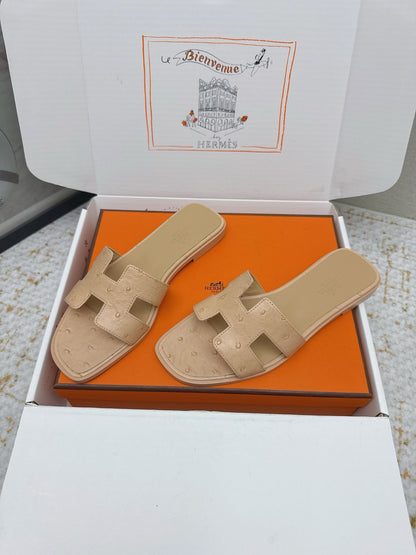 HM 26ss Oran Sandals Beige Ostrich Leather 625096