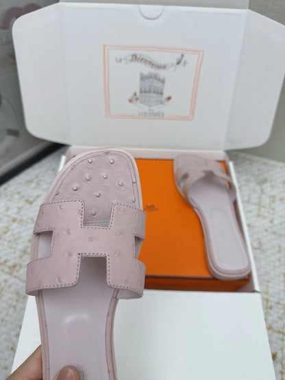 HM 26ss Oran Sandals Rose Nude Ostrich Leather 625099