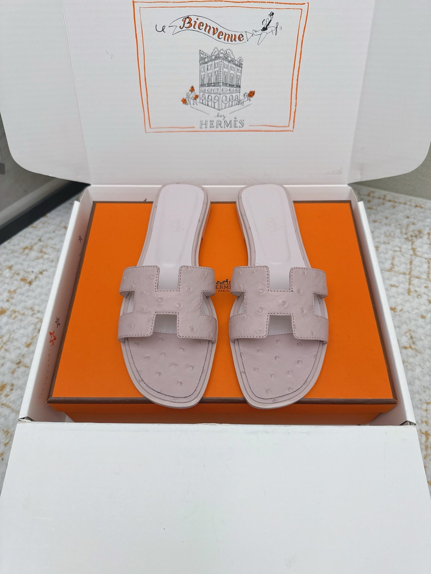 HM 26ss Oran Sandals Ostrich Leather 625092
