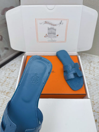HM 26ss Oran Sandals Blue Ostrich Leather 625100