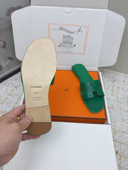 HM 26ss Oran Sandals Green Ostrich Leather 625102