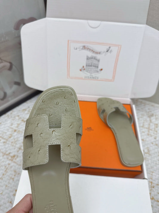 HM 26ss Oran Sandals Soft Olive Ostrich Leather 625107
