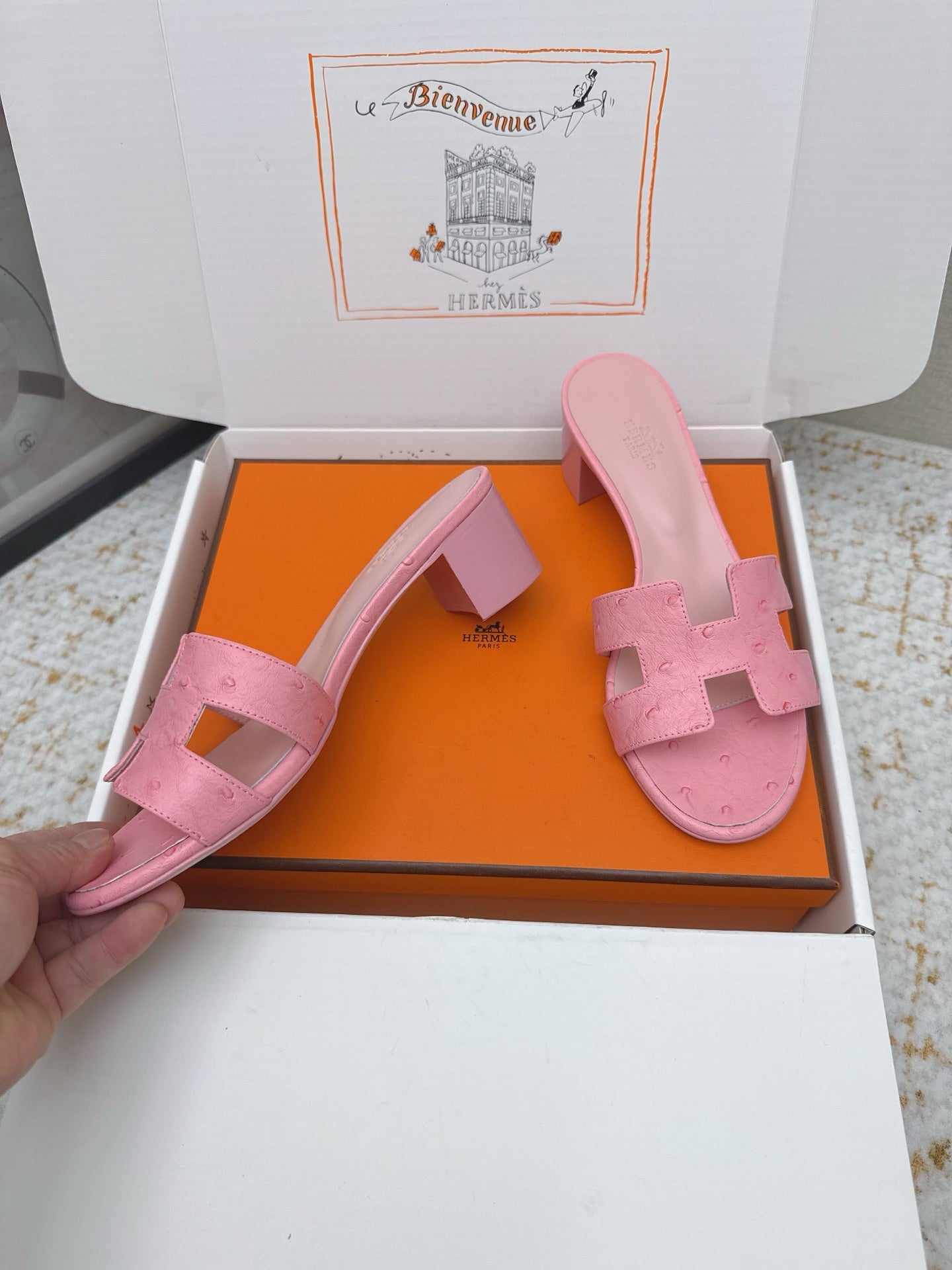 HM 26ss Oran Sandals 50 Pink Ostrich Leather 625123