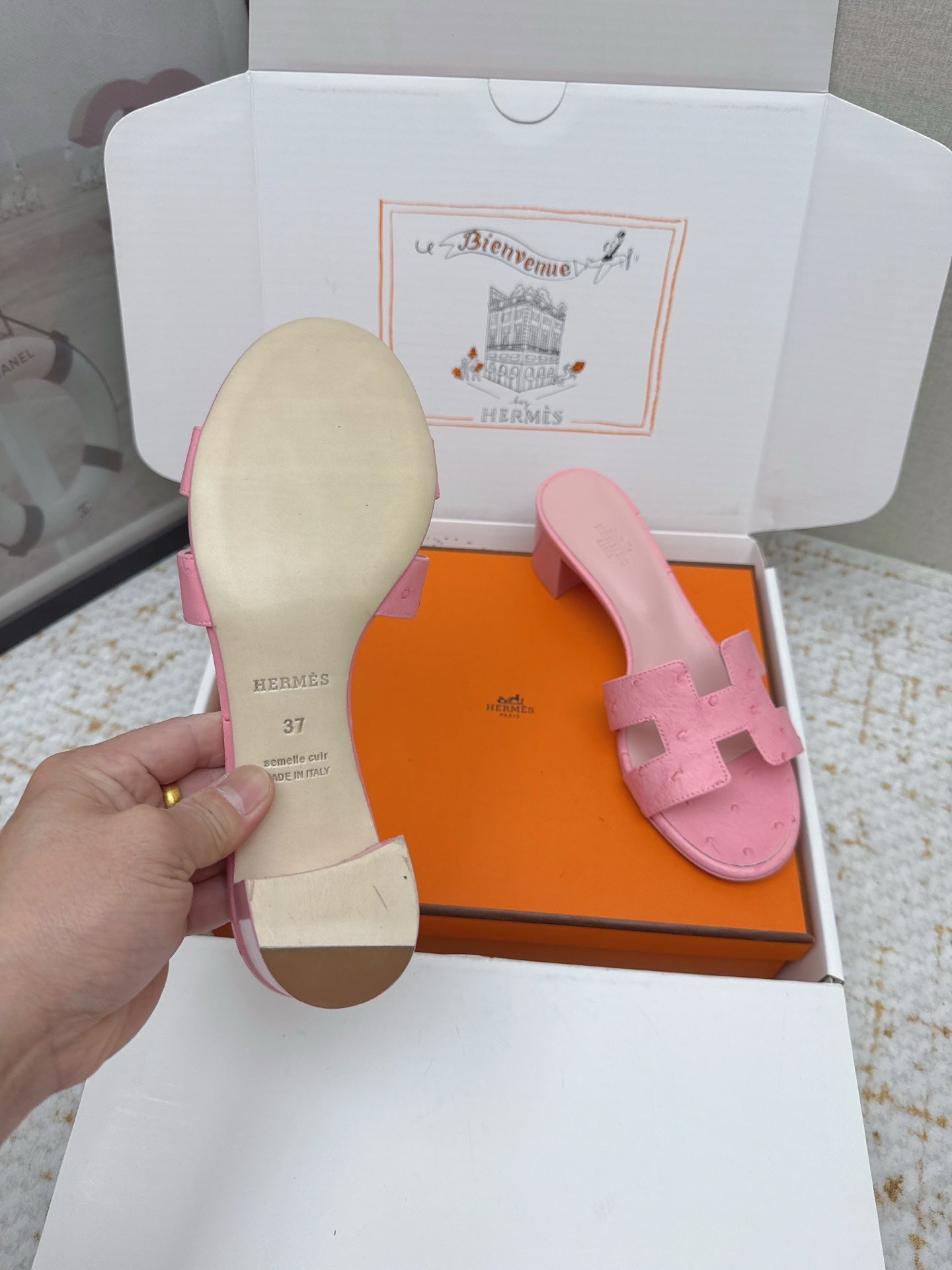 HM 26ss Oran Sandals 50 Pink Ostrich Leather 625123