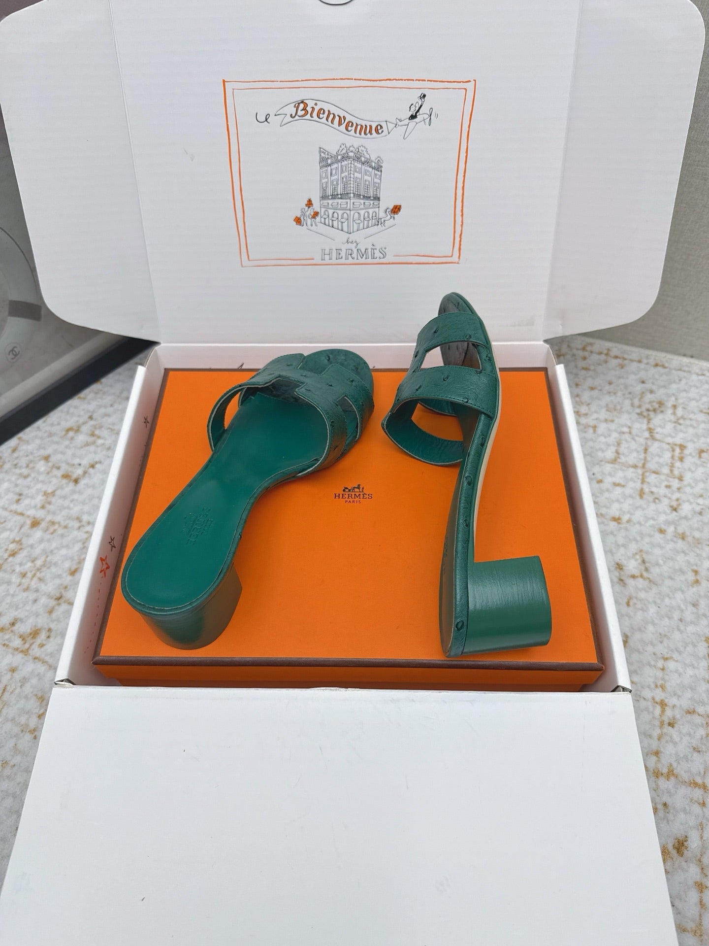 HM 26ss Oran Sandals 50 Forest Green Ostrich Leather 625129