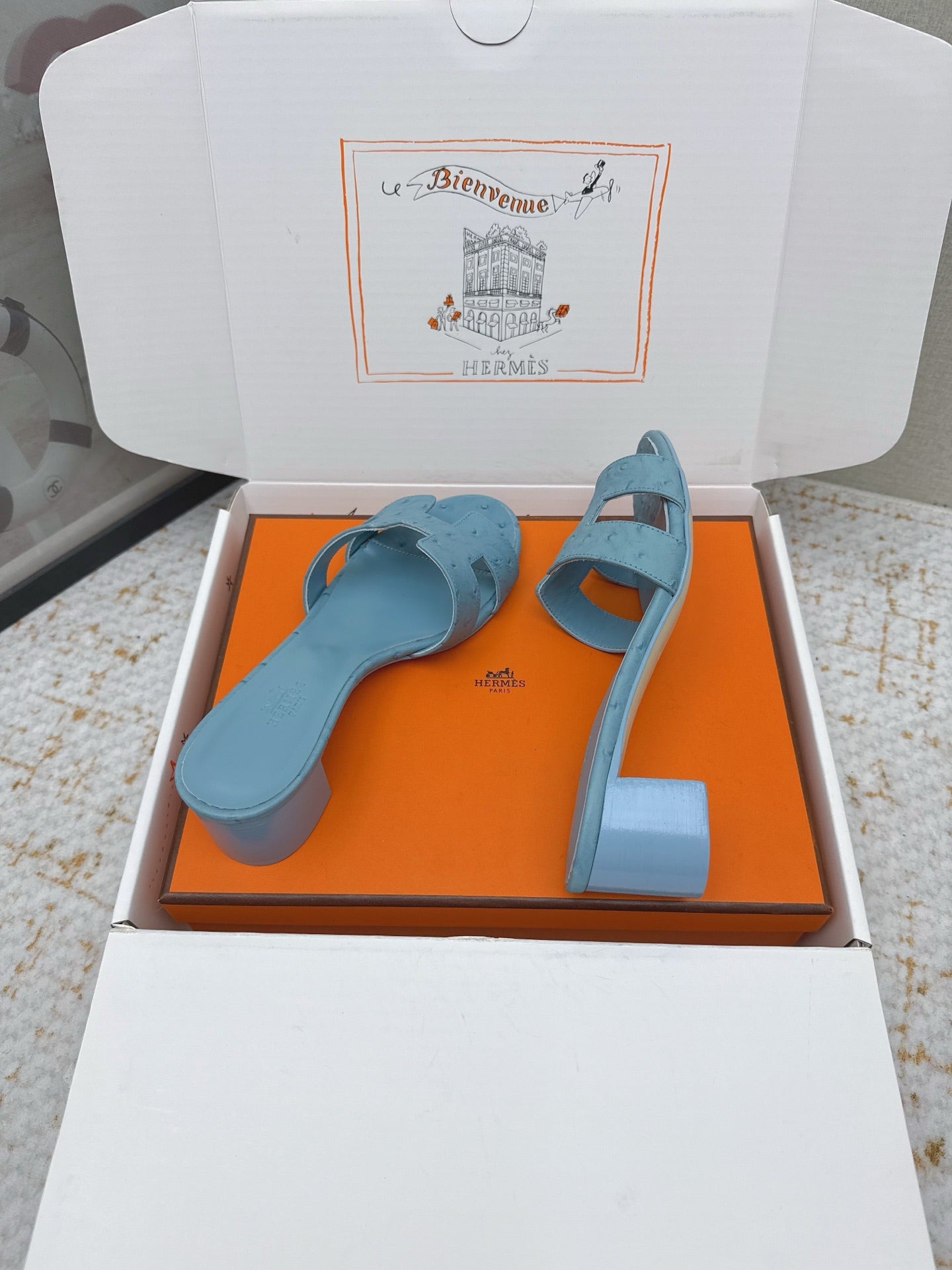 HM 26ss Oran Sandals 50 Dusty Blue Ostrich Leather 625132