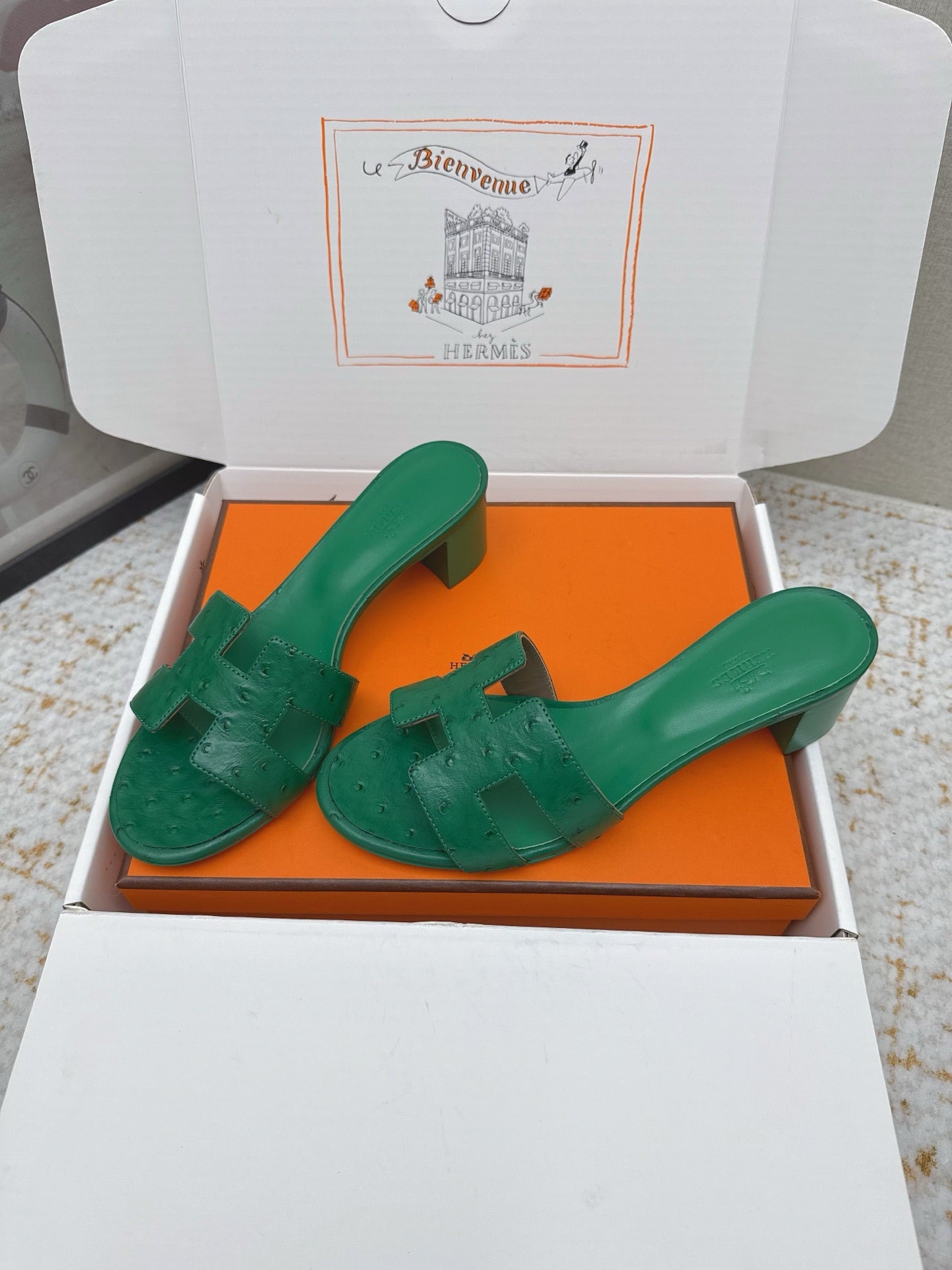 HM 26ss Oran Sandals 50 Dark Green Ostrich Leather 625134
