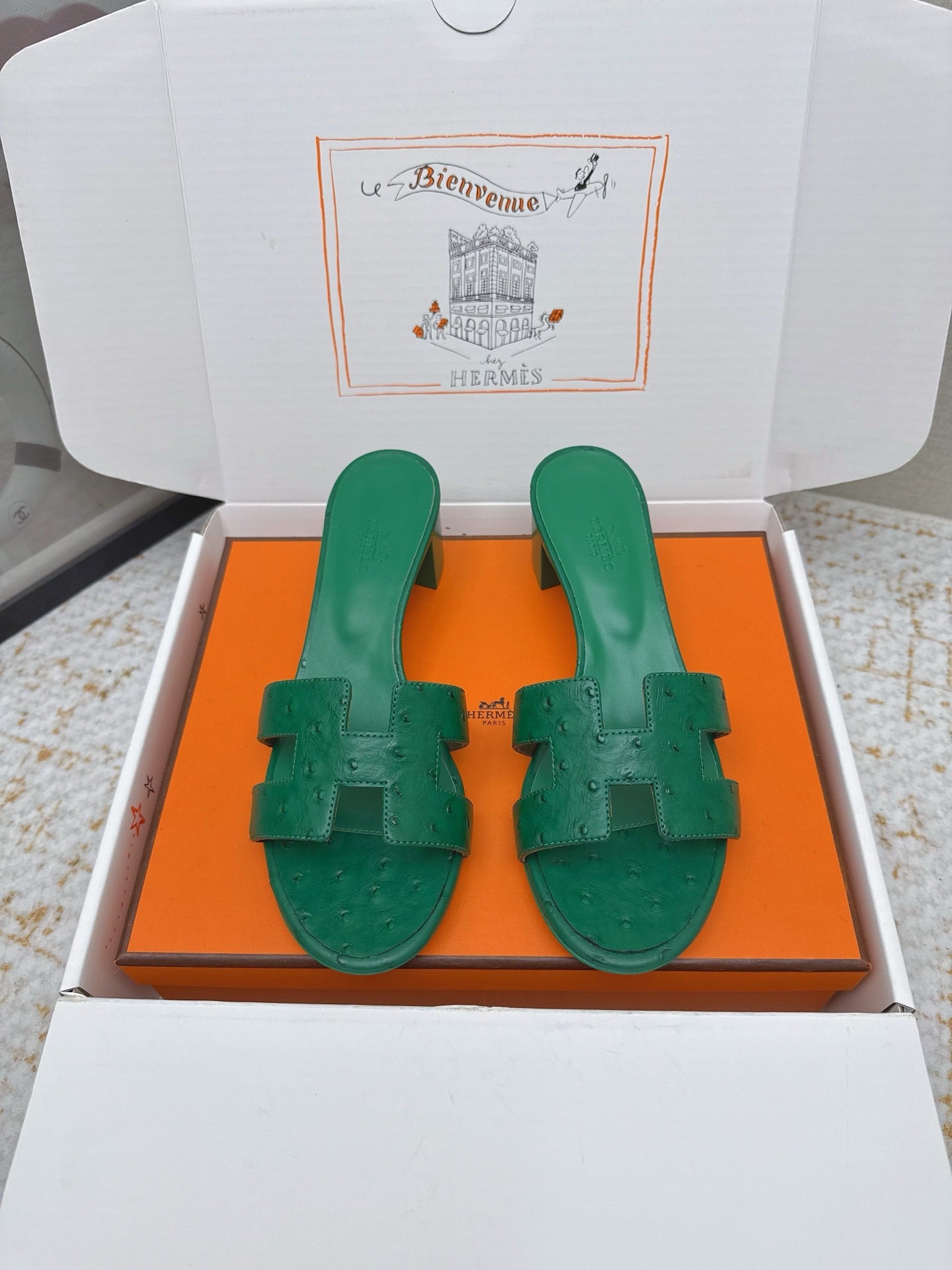 HM 26ss Oran Sandals 50 Dark Green Ostrich Leather 625134