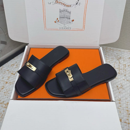 HM 26ss Oasis Sandals Black Sheepskin Gold Buckle 625158