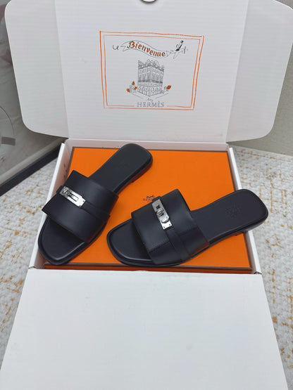 HM 26ss Oasis Sandals Black Sheepskin Sliver Buckle 625163