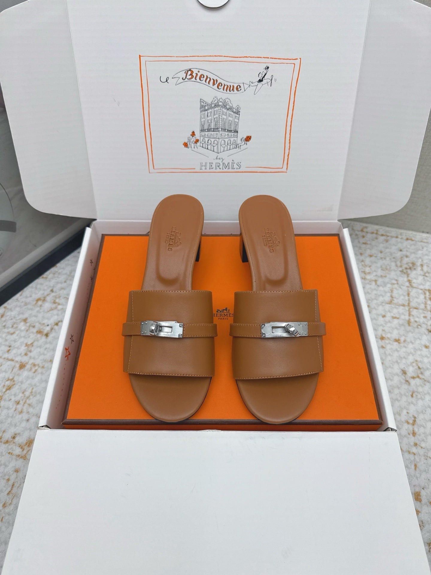 HM 26ss Oasis Sandals 50 Brown Sheepskin Sliver Buckle 625169