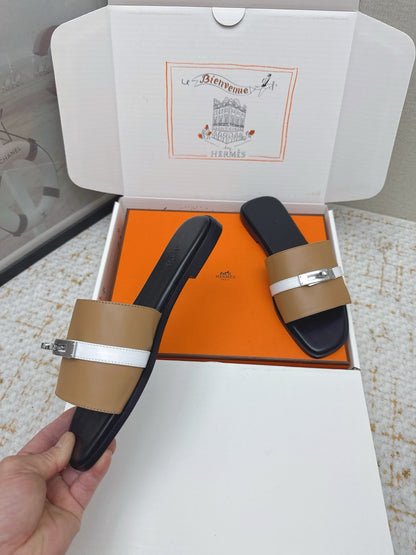 HM 26ss Oasis Sandals Tan Beige Sheepskin Sliver Buckle 625171