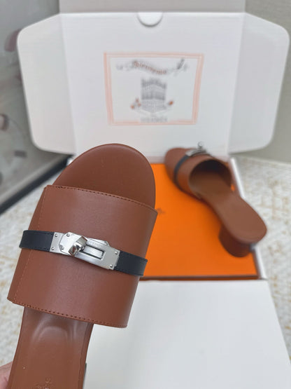 HM 26ss Oasis Sandals 50 Brown Black Sheepskin Sliver Buckle 625173