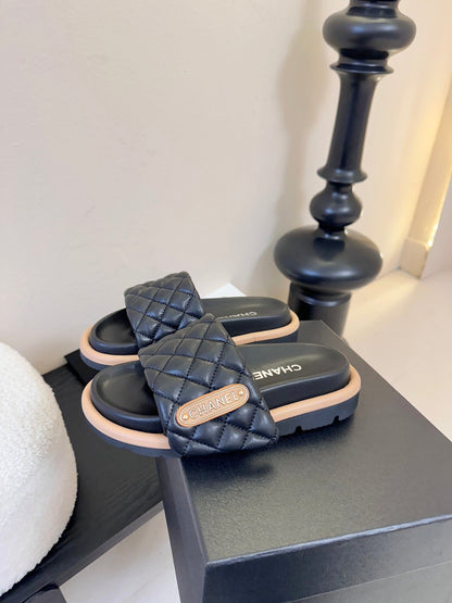 CC 26s Slippers Black Beige Sheepskin 627174