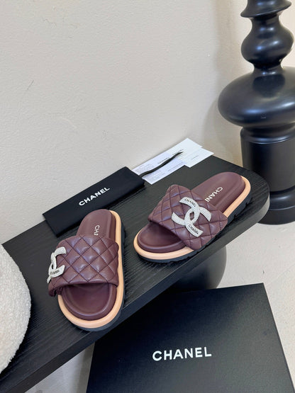 CC 26s Slippers Burgundy Beige Sheepskin 627178