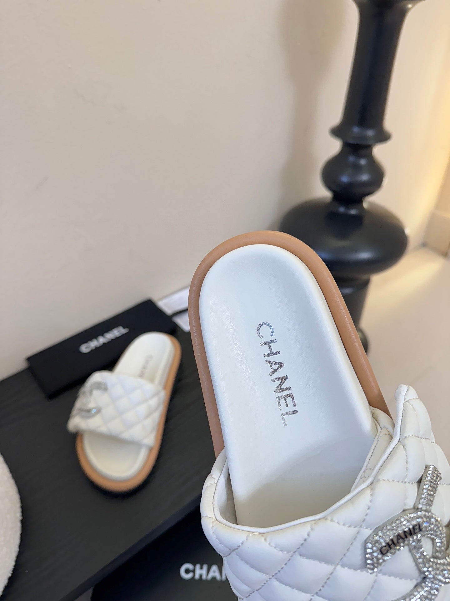 CC 26s Slippers White Beige Sheepskin 627179