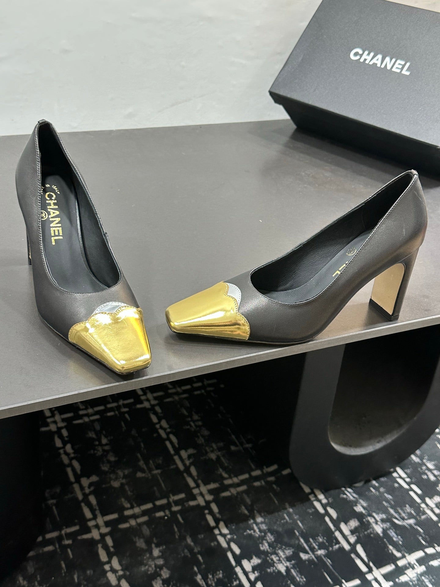 Chanel 2026 Chunky Heels Pumps Leather Sheepskin 832527