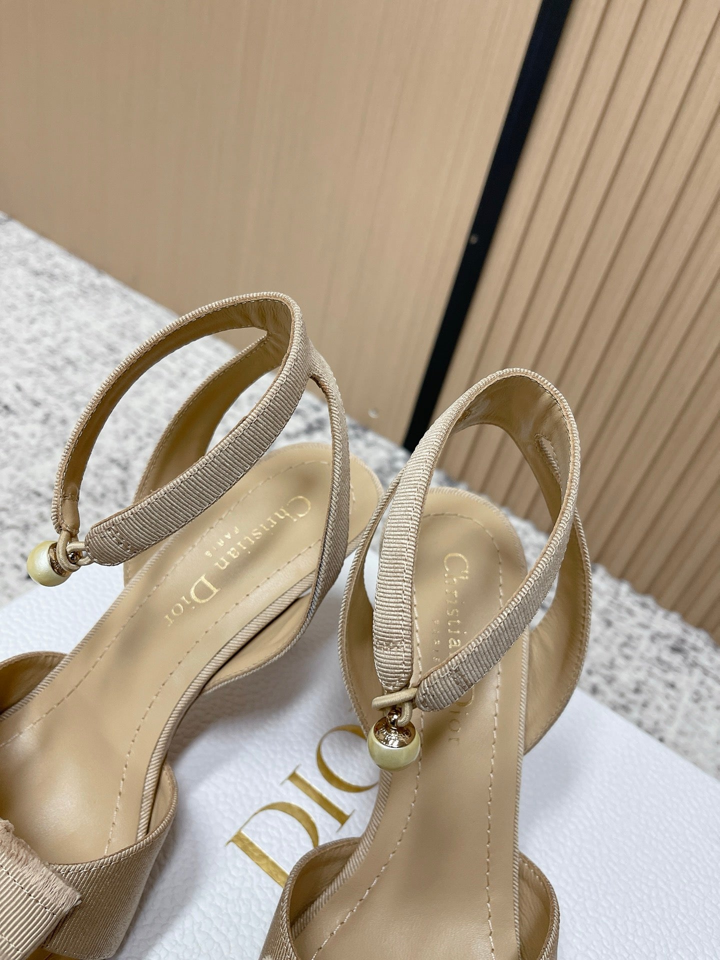 CD 26s High Heel Sandal 75 Beige Canvas Leather 643489
