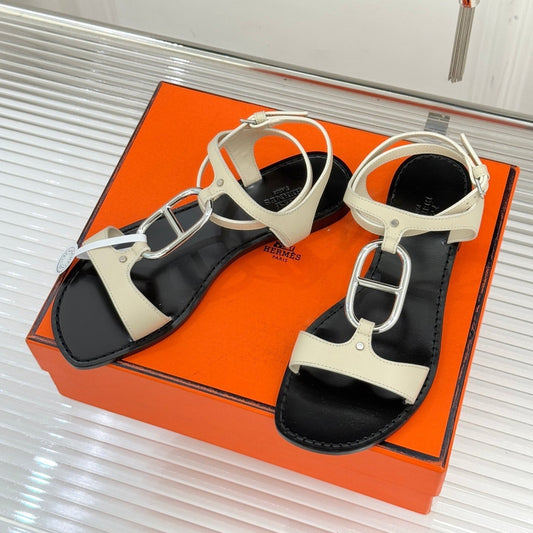 HM 26ss Pig Nose Sandals Black Beige Sheepskin 642847