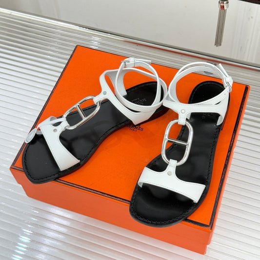 HM 26ss Pig Nose Sandals Black White Sheepskin 642848