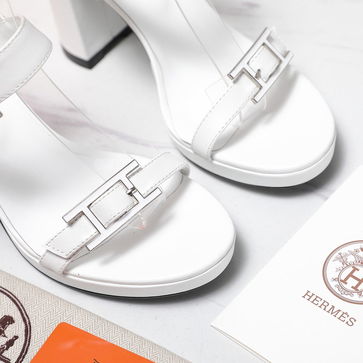 HM 26ss Platform High-Heeled Sandals White Sheepskin 601215