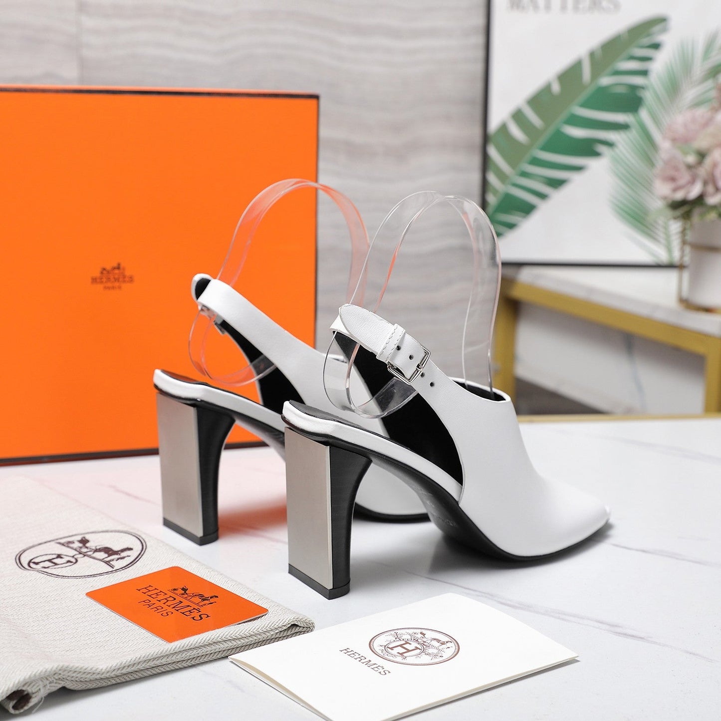 HM 26ss Peep-Toe Sandals 80 White Black Cowhide 601238