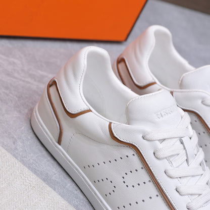 HM 26ss Casual Sneakers White Sheepskin 637715