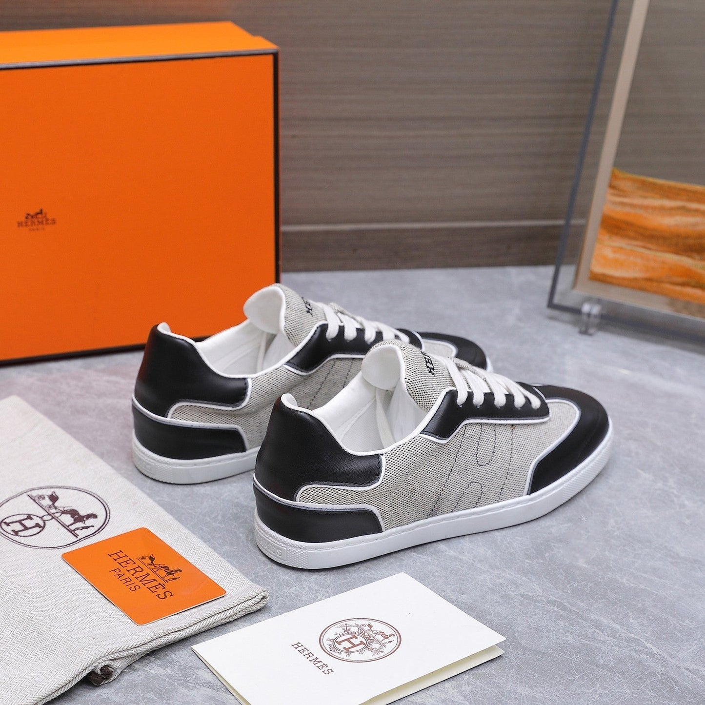HM 26ss Casual Sneakers Ecru Black Calfskin Canvas 637717