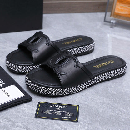 Chanel 2026 Slippers Black Sheepskin 758402