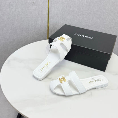 Chanel 2026 Double C Cutout Slipper Sheepskin 904592