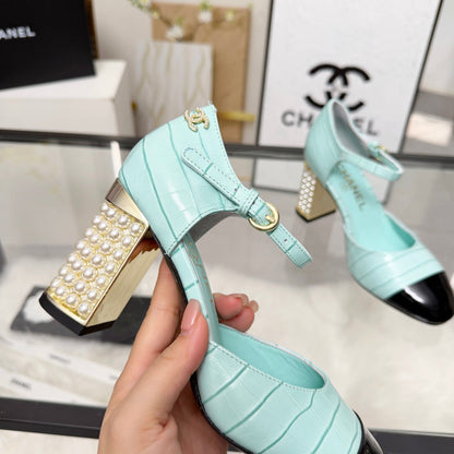 CC 26s Sandals 80 Light Turquoise Cowhide Patent Leather 183561