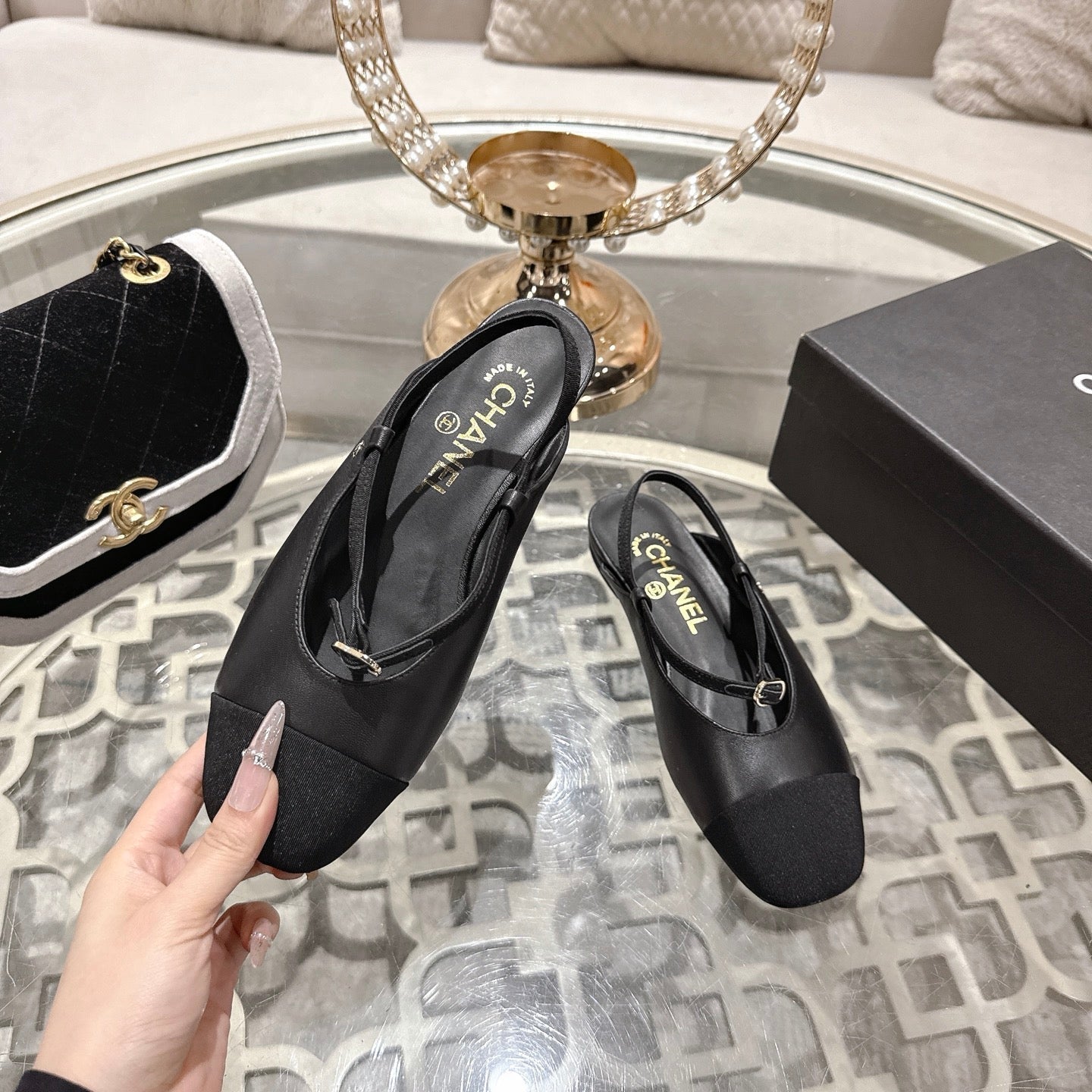CC 26s Mary Jane Black Sheepskin 627040