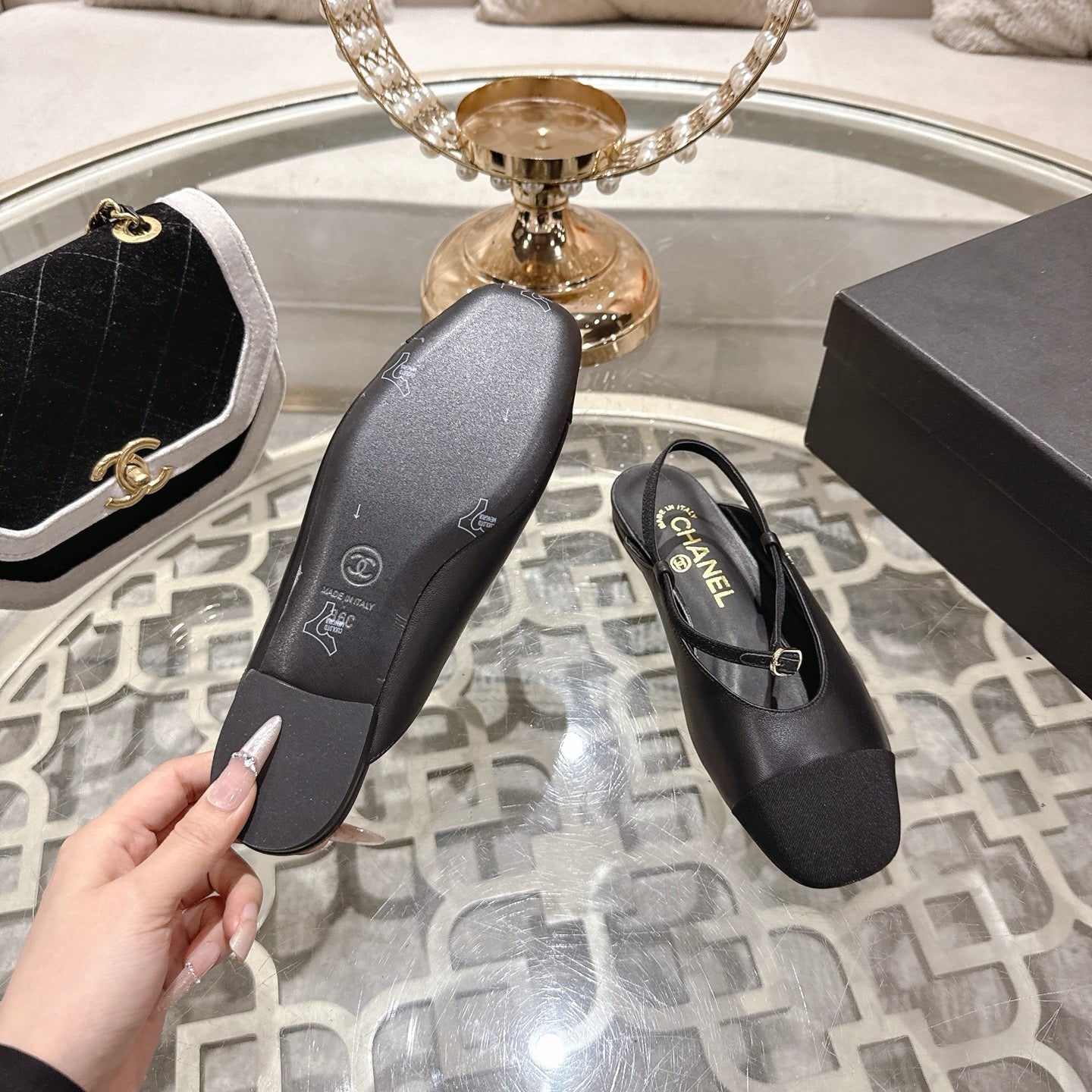 CC 26s Mary Jane Black Sheepskin 627040
